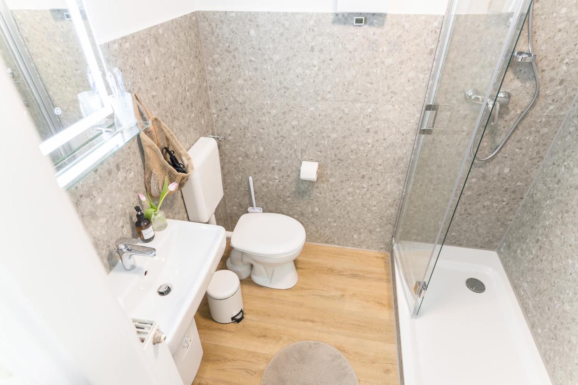 Wolfsburg Innenstadt - Happyhome - Direkt In Der Porschestrasse, 5 Personen & Kind, 3 Zimmer Exteriör bild